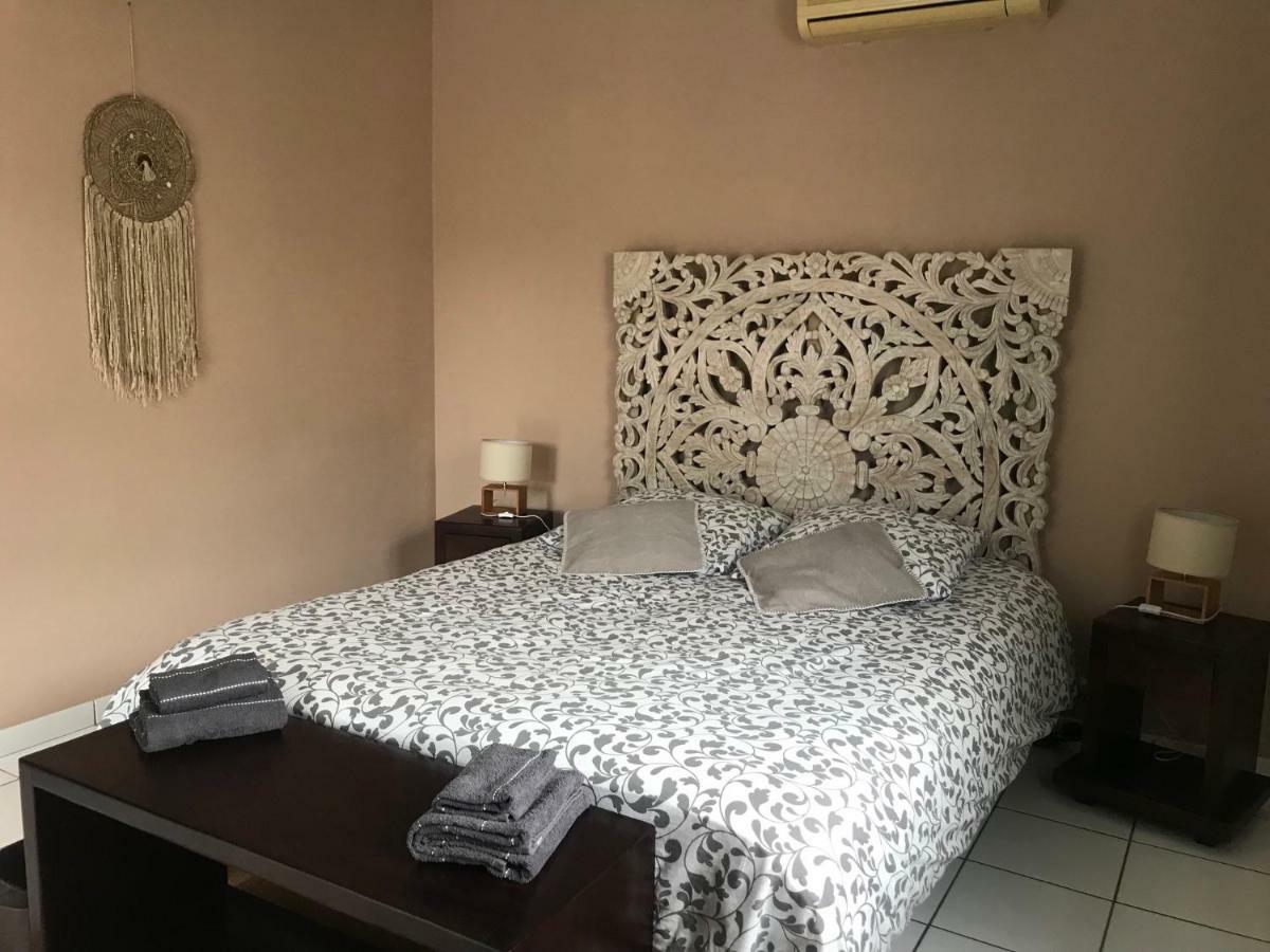 2 Chambres Avec Piscine Dans Maison Creole 圣皮埃尔 外观 照片
